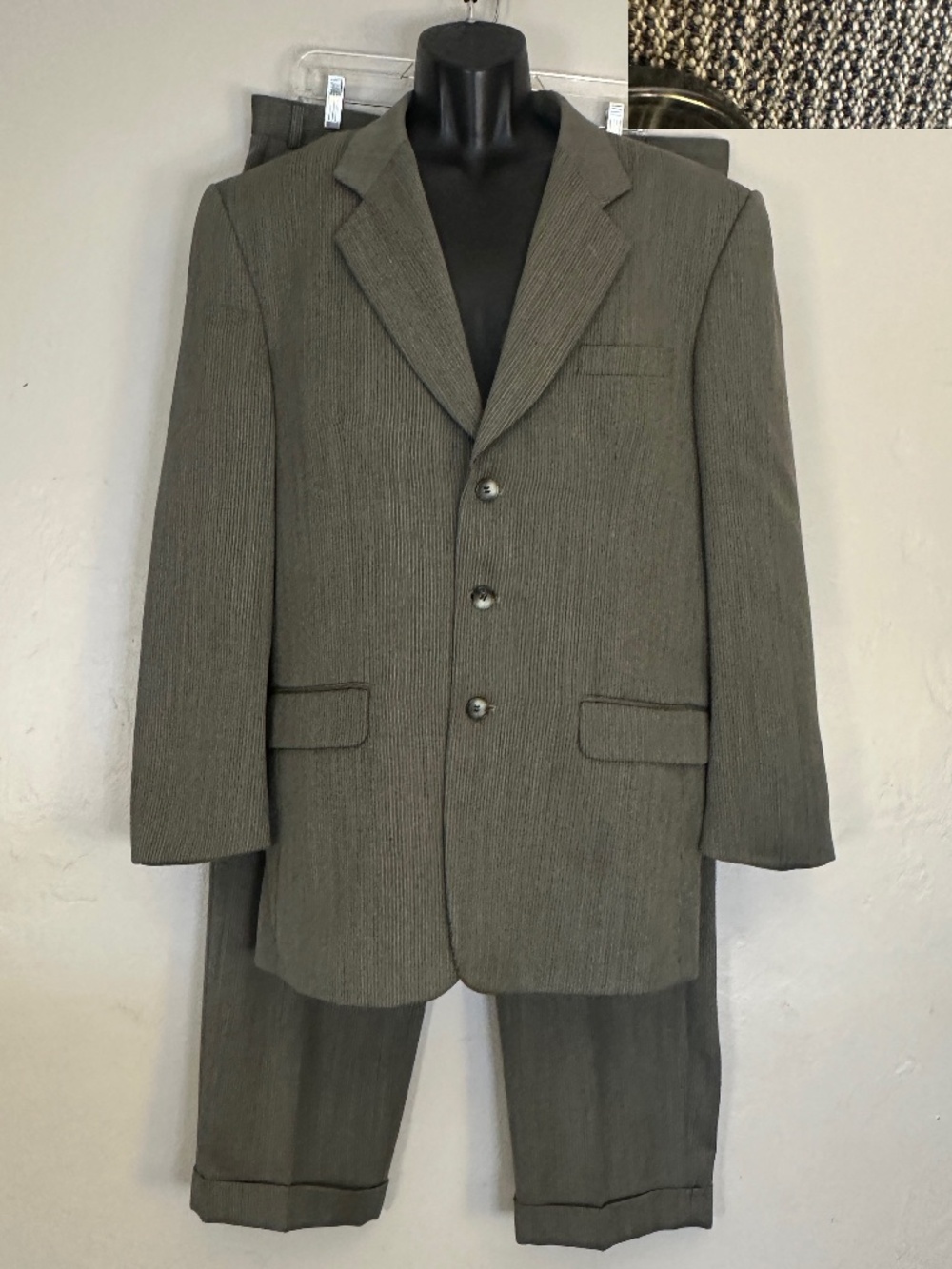 Bob Mackie Full Suit ~44R no size tag Pants 39" waist 30" inseam 100% wool